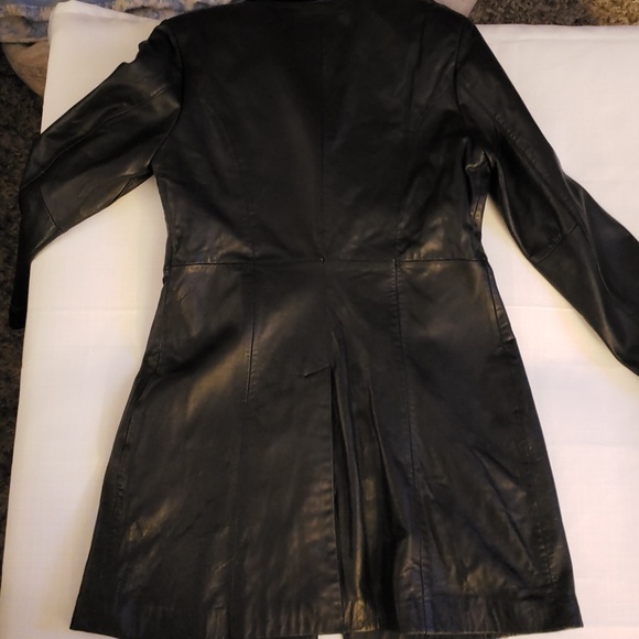 Leather jacket - Picture 4 of 7